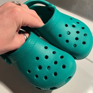 Crocs - toddler size 8 - green